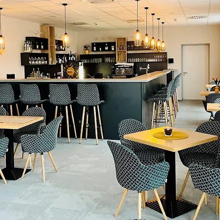 Hotell Gyirmot Sport & Wellness